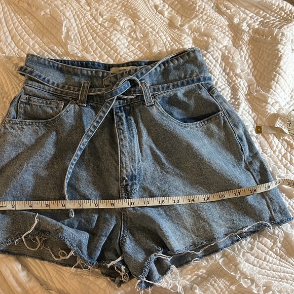Forever 21 denim shorts size 27 in EUC. - Picture 12 of 14